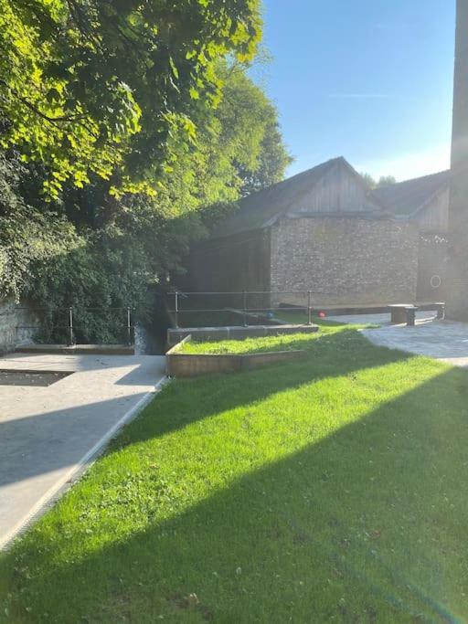 Gite Des Usines De Moulins 昂内 外观 照片